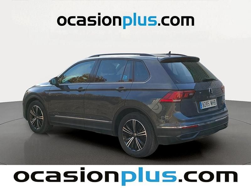 Usado VW Tiguan Life 150 CV (110 kW) 2023 Gris SUV