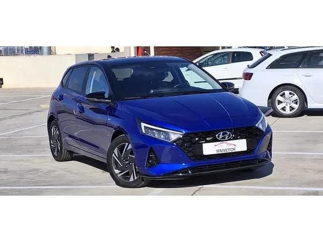 Usado Hyundai i20 101 CV (74 kW) 2022 Azul Utilitario