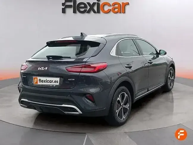 Usado Kia XCeed 141 CV (103 kW) 2024 Gris SUV