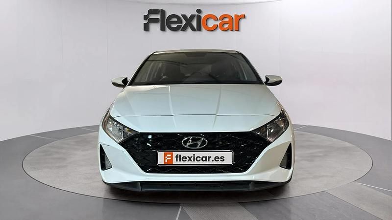 Usado Hyundai i20 101 CV (74 kW) 2021 Blanco Berlina