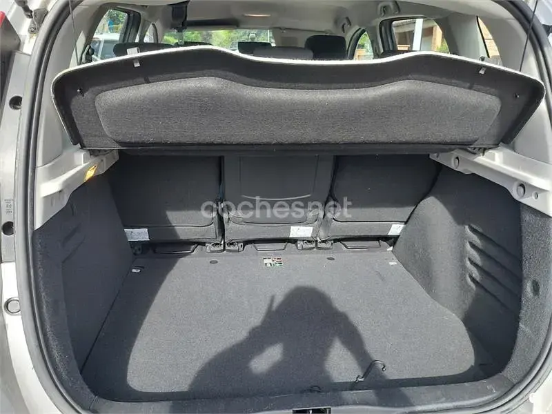 Usado Renault Scenic E-Tech Authentique 85 CV (62 kW) 2010 Gris / plata Monovolumen