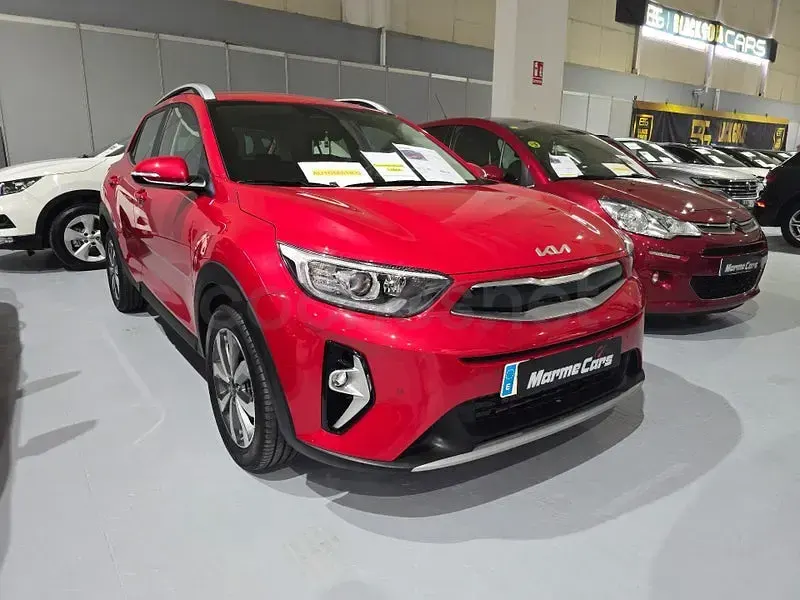 Usado Kia Stonic 101 CV (74 kW) 2025 Rojo SUV