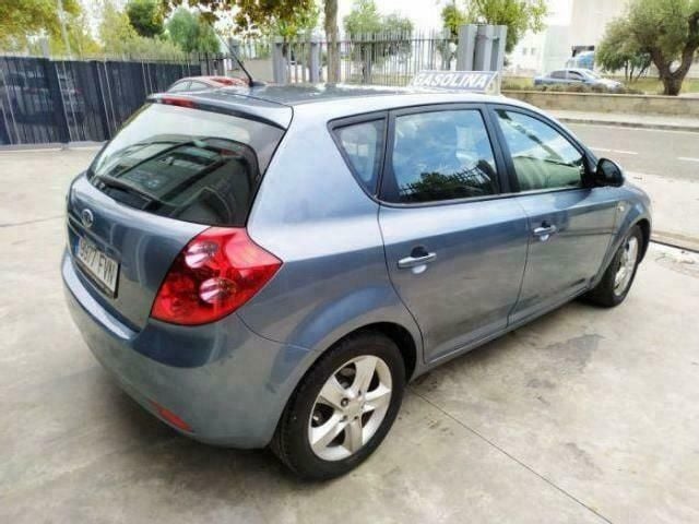 Usado Kia Ceed Active 126 CV (92 kW) 2007 Gris Utilitario