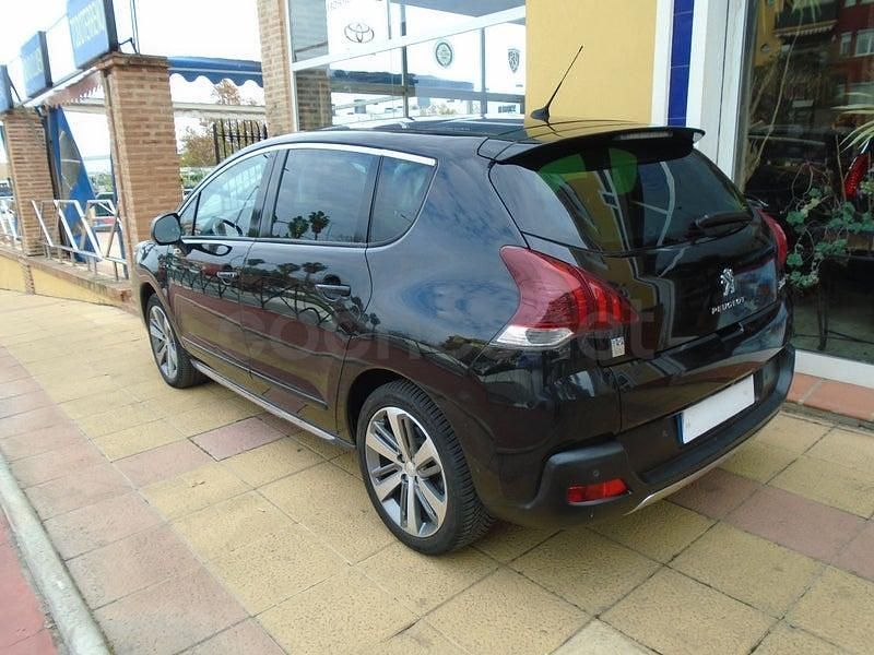 Usado Peugeot 3008 200 CV (147 kW) 2015 Negro Familiar