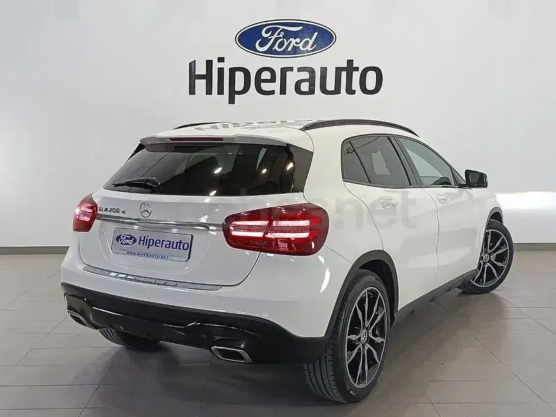 Usado Mercedes GLA200 136 CV (100 kW) 2018 Blanco SUV