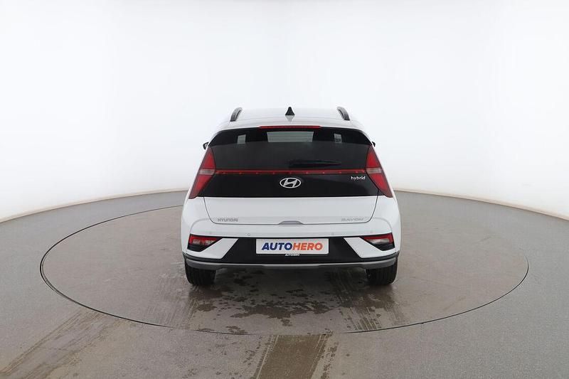 Usado Hyundai Bayon Style 120 CV (88 kW) 2024 Blanco SUV
