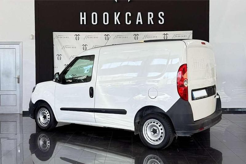 Usado Fiat 750 94 CV (69 kW) 2020 Blanco Berlina