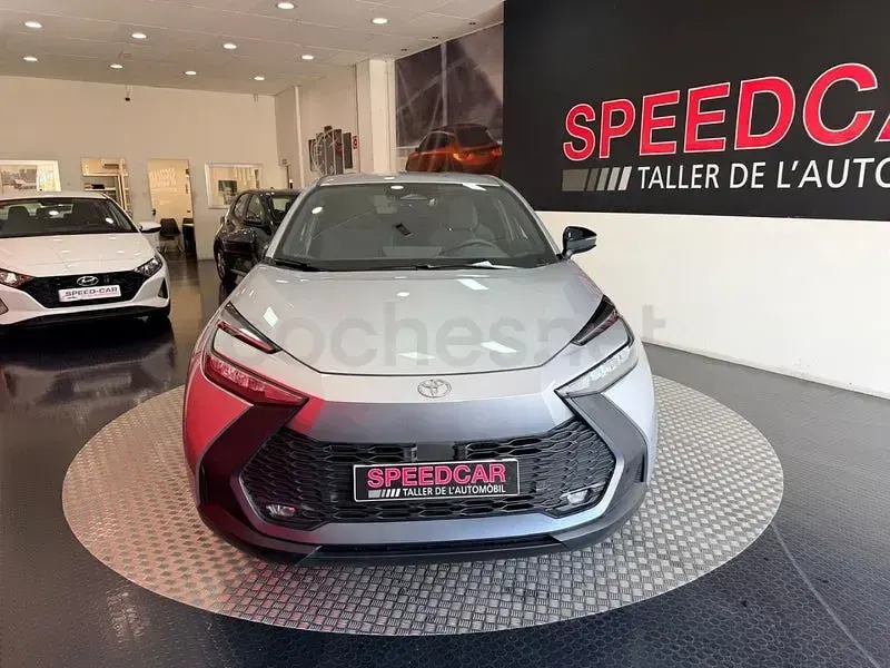 Usado Toyota C-HR Advance 140 CV (102 kW) 2025 Gris / plata SUV
