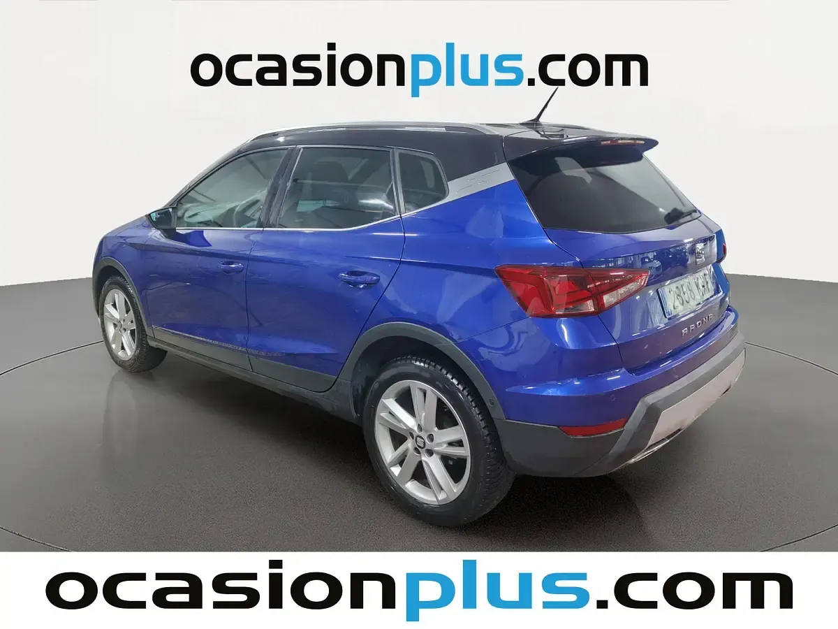 Usado Seat Arona Ecomotive 116 CV (85 kW) 2019 Azul SUV