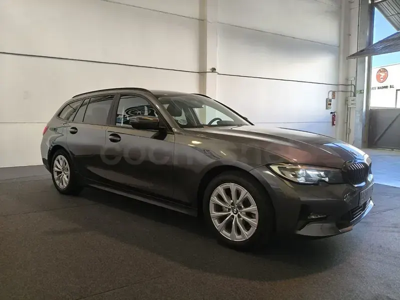 Usado BMW 320 190 CV (139 kW) 2021 Gris / plata Familiar