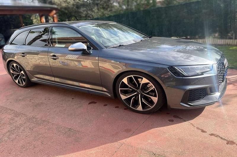 Usado Audi RS4 450 CV (330 kW) 2018 Gris Familiar