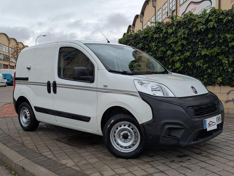 Usado Fiat Fiorino 80 CV (58 kW) 2018 Blanco Monovolumen