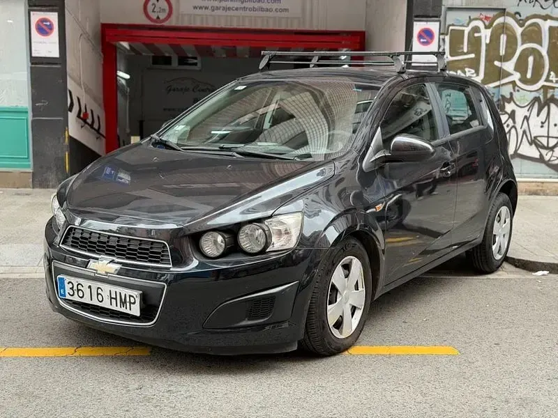 Usado Chevrolet Aveo LT 101 CV (74 kW) 2012 Negro Berlina