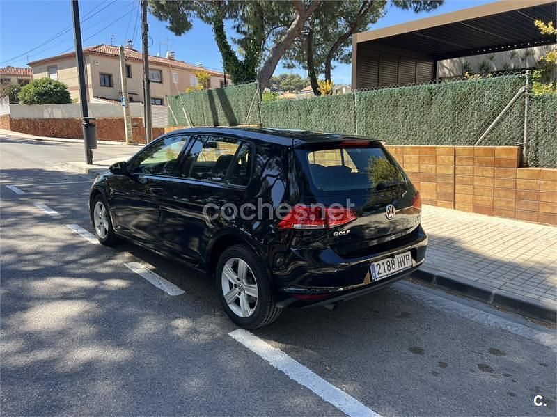 Usado VW Golf VII Advance 105 CV (77 kW) 2014 Negro Berlina