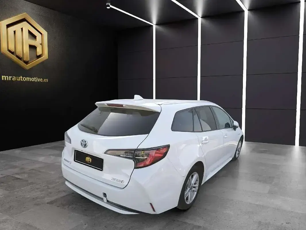 Usado Toyota Corolla Active 122 CV (89 kW) 2021 Blanco Familiar