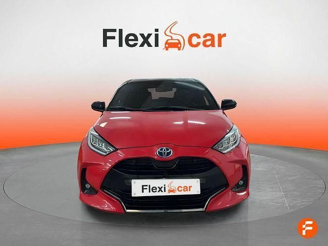 Usado Toyota Yaris Hybrid Active 116 CV (85 kW) 2021 Rojo Berlina
