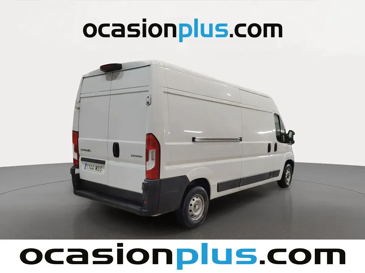 Usado Citroën Jumper 140 CV (102 kW) 2024 Blanco Monovolumen