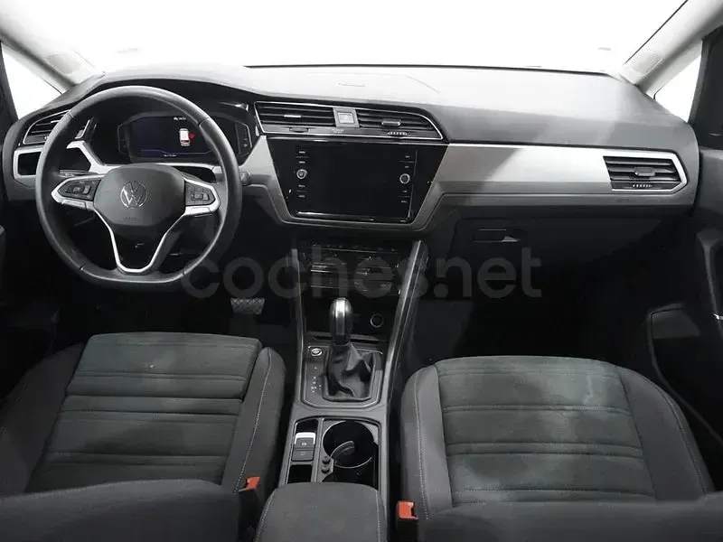 Usado VW Touran 150 CV (110 kW) 2025 Gris / plata Monovolumen