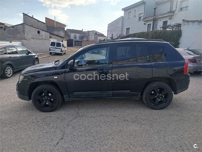 Usado Jeep Compass Sport 163 CV (119 kW) 2013 Negro SUV