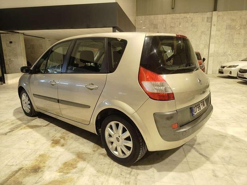 Usado Renault Scénic II Privilege 106 CV (77 kW) 2007 Beige Monovolumen