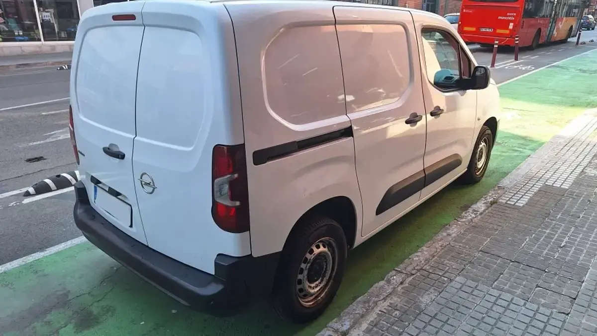 Usado Opel Combo S 99 CV (72 kW) 2022 Blanco Monovolumen