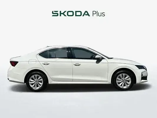 Nuevo Skoda Octavia Selection 150 CV (110 kW) 2026 Blanco Berlina