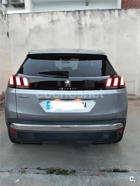 Usado Peugeot 3008 Active 130 CV (95 kW) 2018 Gris / plata SUV