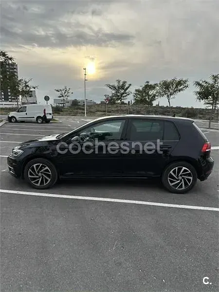 Usado VW Golf VII Advance 150 CV (110 kW) 2018 Negro Berlina