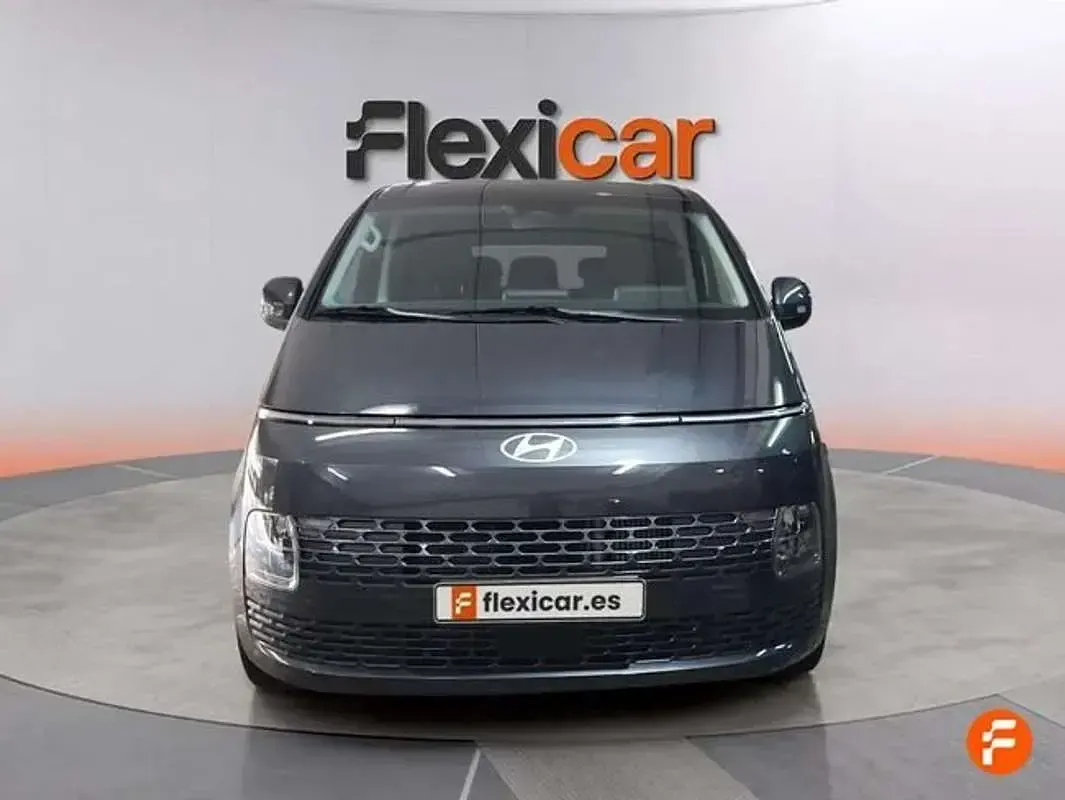 Usado Hyundai Staria 227 CV (166 kW) 2024 Gris Monovolumen