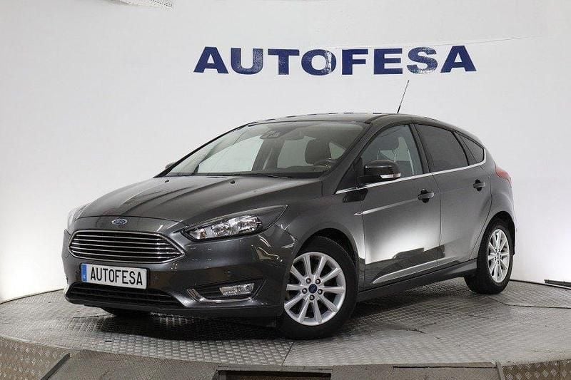 Usado Ford Focus Titanium 150 CV (110 kW) 2016 Gris Utilitario