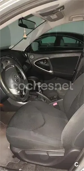 Usado Toyota RAV4 Executive 136 CV (100 kW) 2008 Gris / plata SUV
