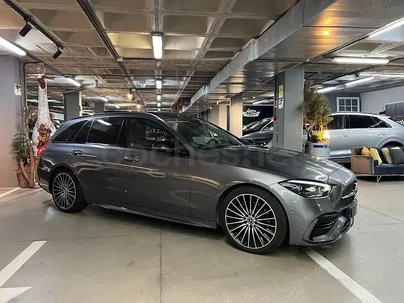 Usado Mercedes C220 200 CV (147 kW) 2022 Gris / plata Familiar