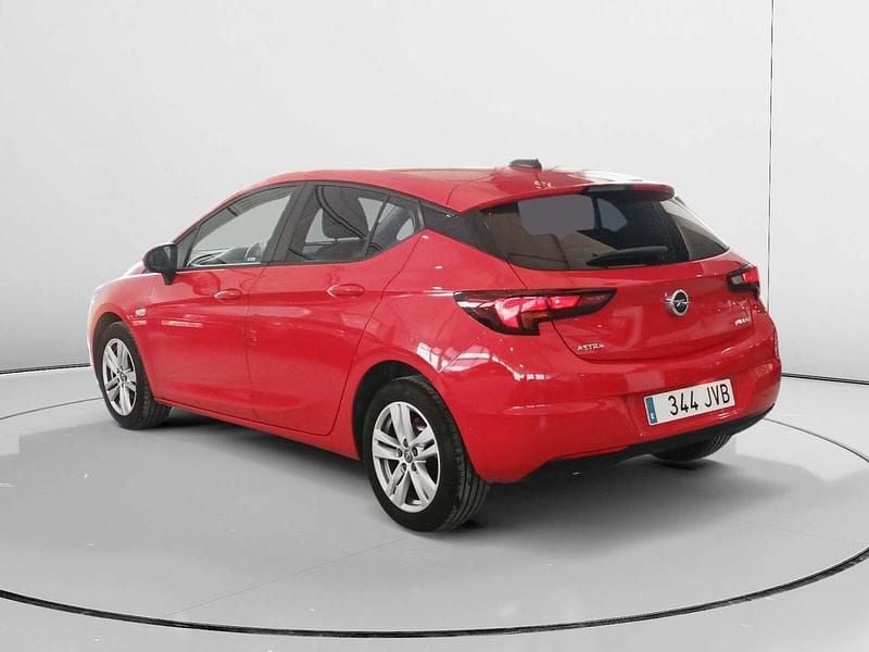 Usado Opel Astra Selective 125 CV (91 kW) 2016 Rojo Berlina