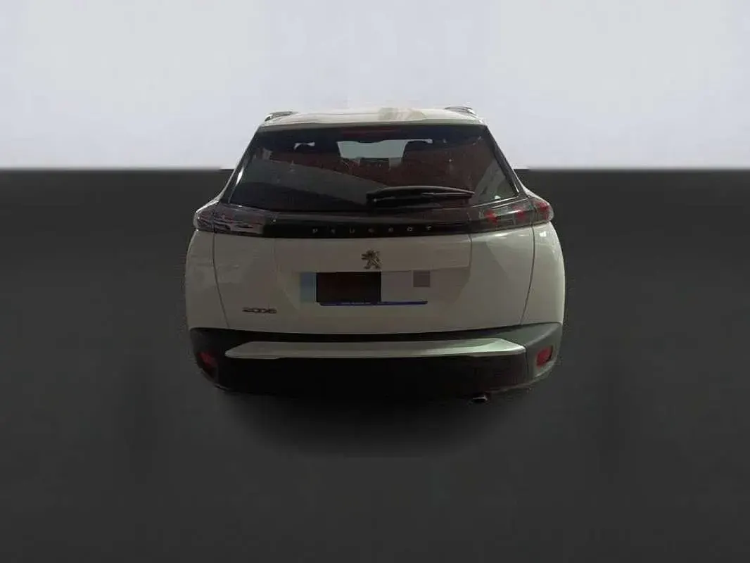 Usado Peugeot 2008 Allure 110 CV (80 kW) 2022 Blanco SUV