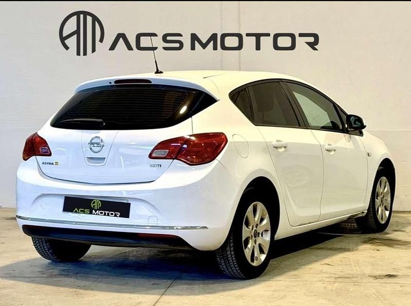 Usado Opel Astra Excellence 110 CV (80 kW) 2014 Blanco Utilitario