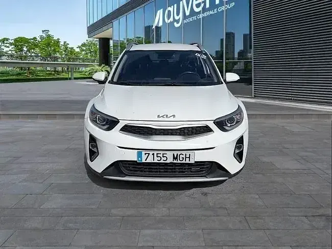 Usado Kia Stonic 101 CV (74 kW) 2023 Blanco SUV
