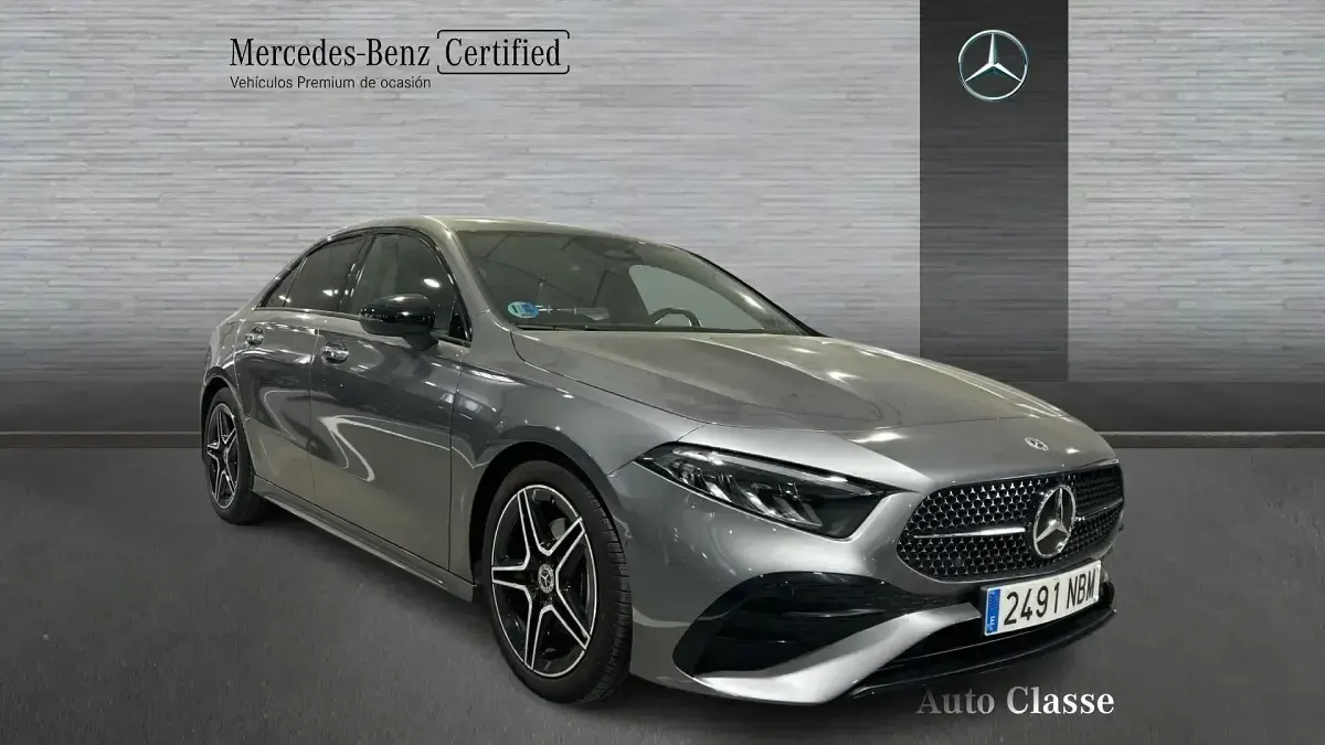 Usado Mercedes A180 136 CV (100 kW) 2025 Gris Berlina