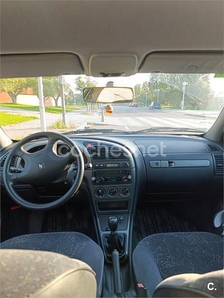 Usado Citroën Xsara Attraction 90 CV (66 kW) 2000 Gris / plata Berlina