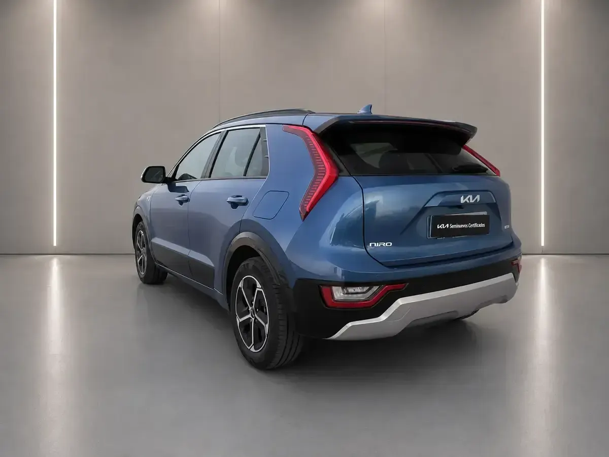 Usado Kia Niro 183 CV (134 kW) 2022 Azul SUV
