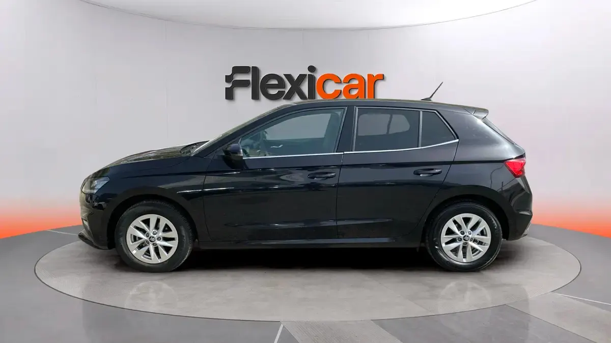 Usado Skoda Fabia Selection 95 CV (69 kW) 2025 Negro Utilitario