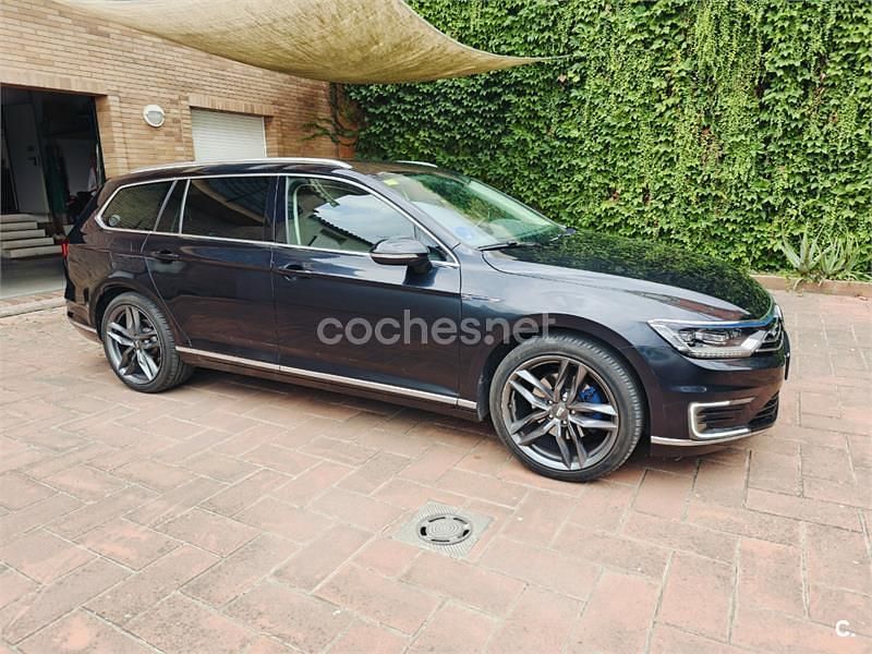 Negro Usado 2018 VW Passat GTE Familiar | 18.900 € (Precio justo) - Imagen 1/4