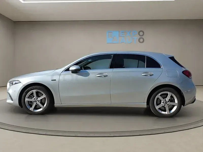 Usado Mercedes A250 218 CV (160 kW) 2020 Gris / plata Berlina