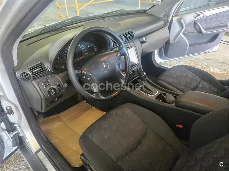 Usado Mercedes C270 Elegance 170 CV (125 kW) 2003 Blanco Berlina