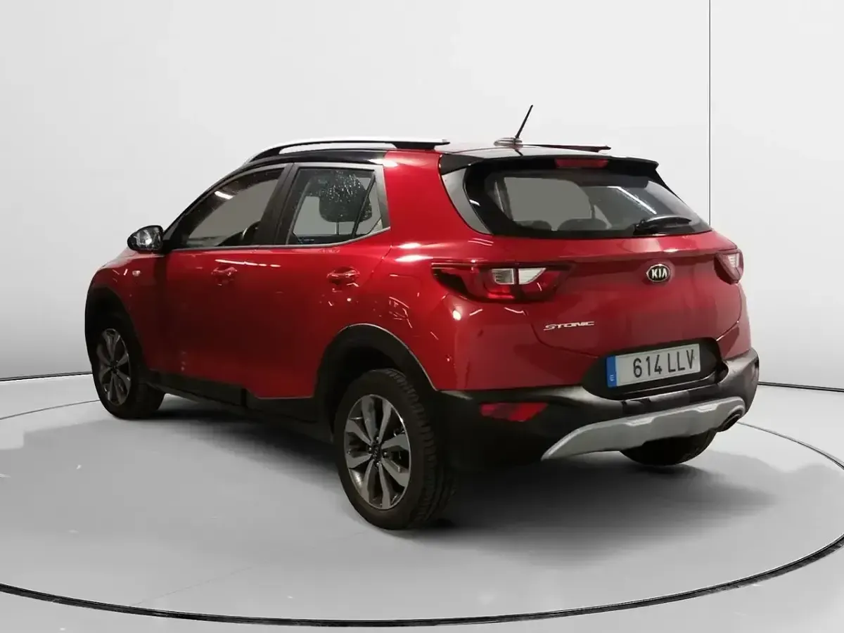 Usado Kia Stonic 84 CV (61 kW) 2020 Rojo SUV