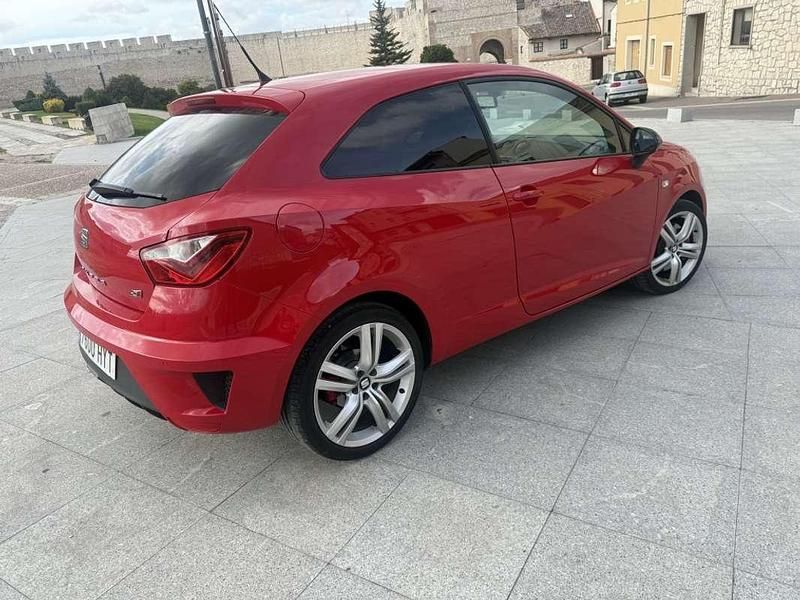 Usado Seat Ibiza SC CUPRA 179 CV (131 kW) 2014 Rojo Utilitario