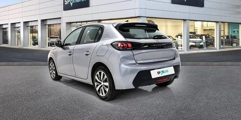 Usado Peugeot 208 Active 102 CV (75 kW) 2023 Gris Utilitario