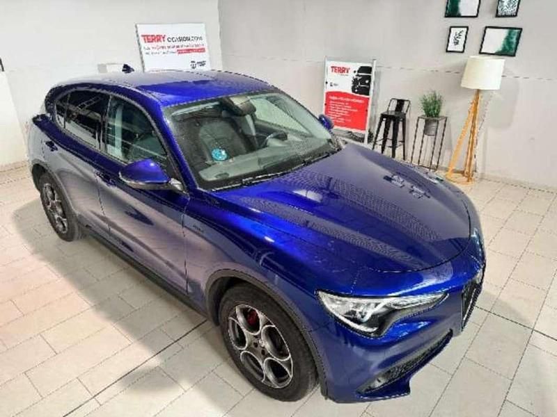 Usado Alfa Romeo Stelvio Sprint 190 CV (139 kW) 2021 Azul SUV