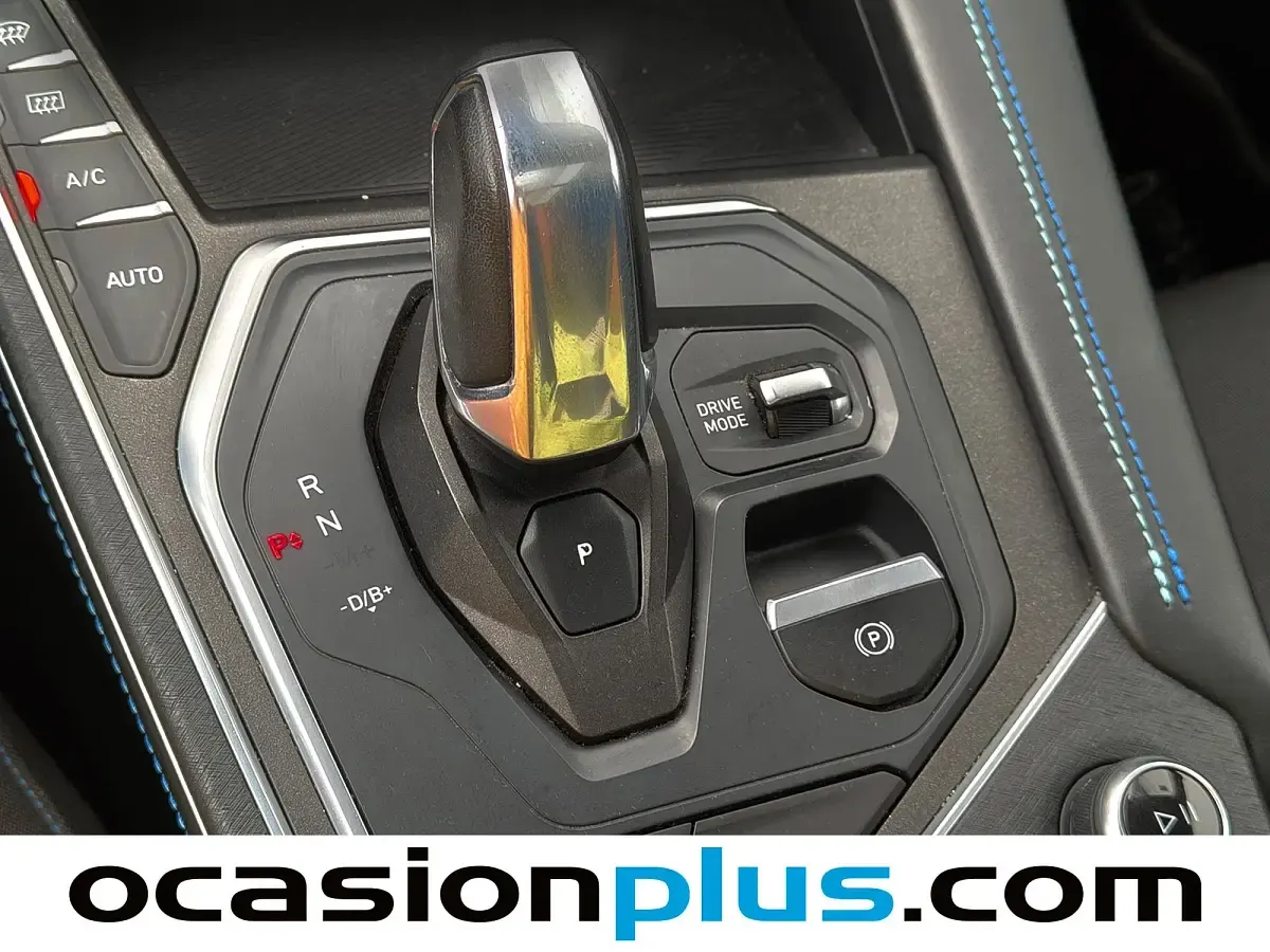 Usado Lynk & Co 01 261 CV (191 kW) 2022 Azul SUV