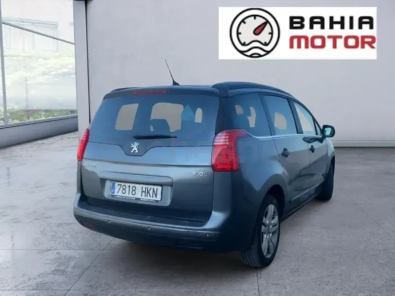 Usado Peugeot 5008 Business-Line 150 CV (110 kW) 2012 Gris / plata Monovolumen