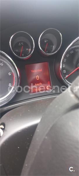 Usado Opel Insignia Edition 160 CV (117 kW) 2012 Negro Berlina